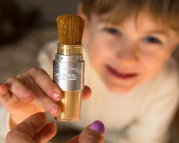 Children's organic glitter brush