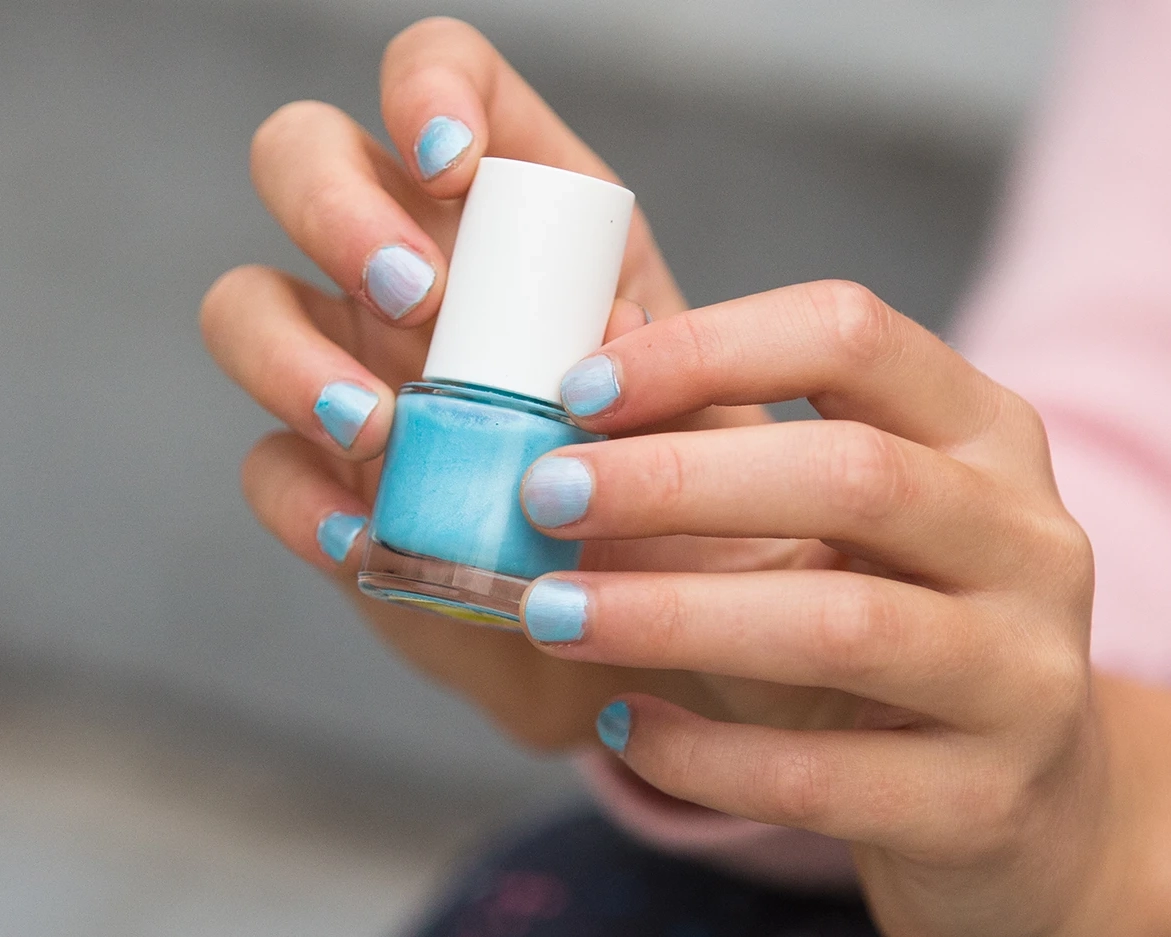Children's peelable nail polish Snow Queen blue