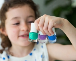 Children's peelable nail polish