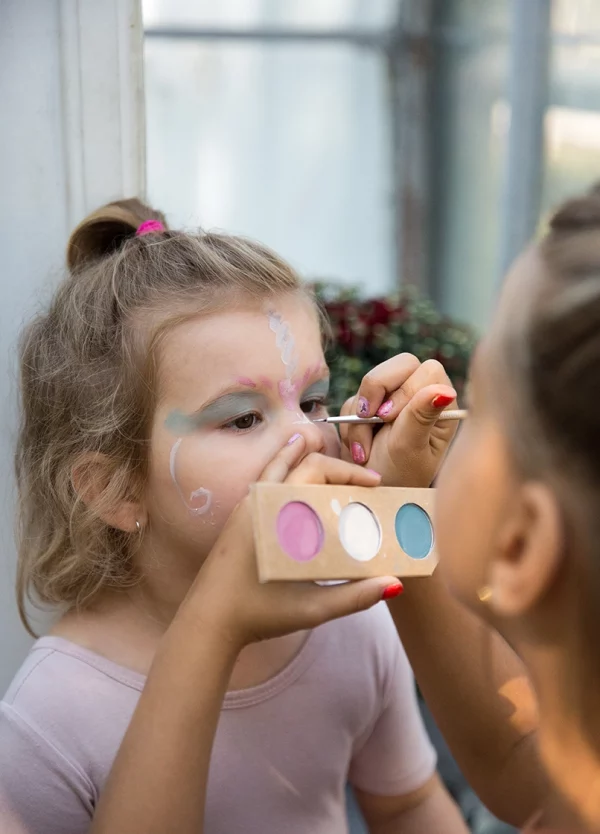 Unicorn make-up for children