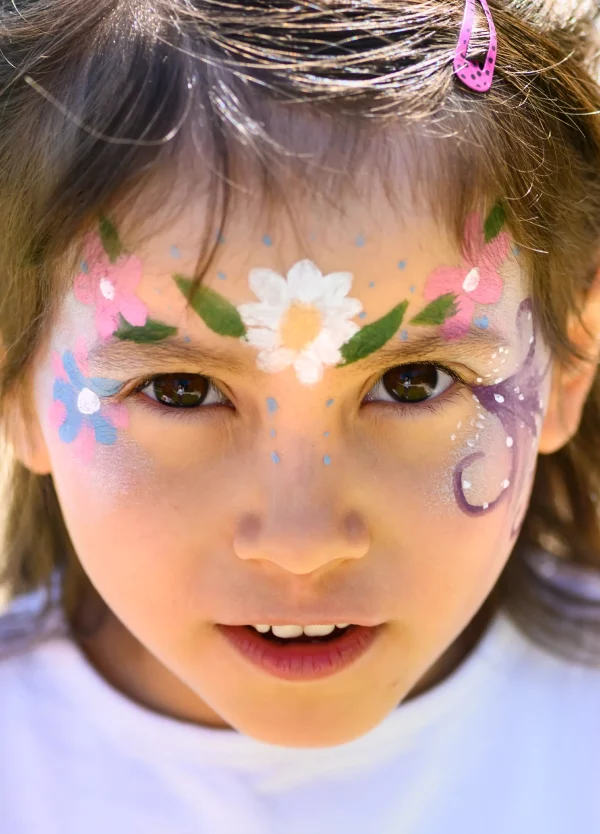 Flower crown make-up for children