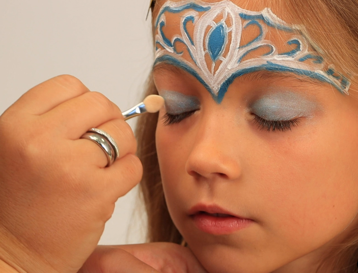 Ice queen makeup tutorial by Namaki