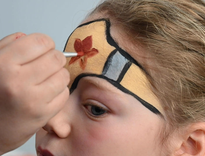 children's wonderwoman make-up tutorial