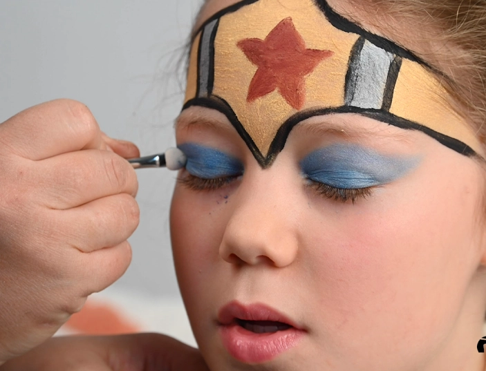 children's wonderwoman make-up tutorial