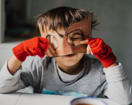 masque pour le carnaval fabriqué par un enfant