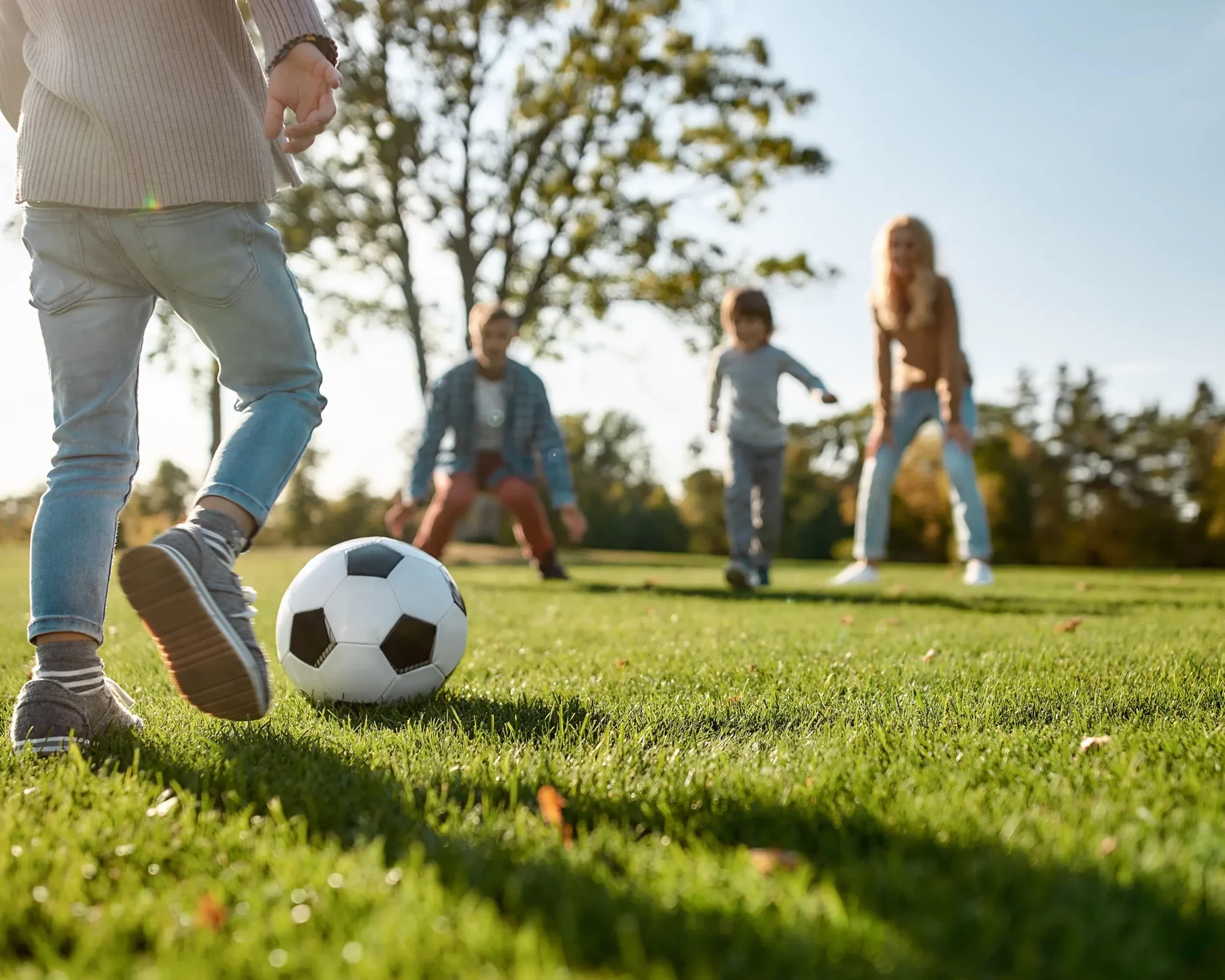 parti de foot dans le jardin
