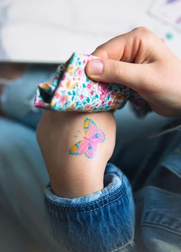 tatouage enfant papillon