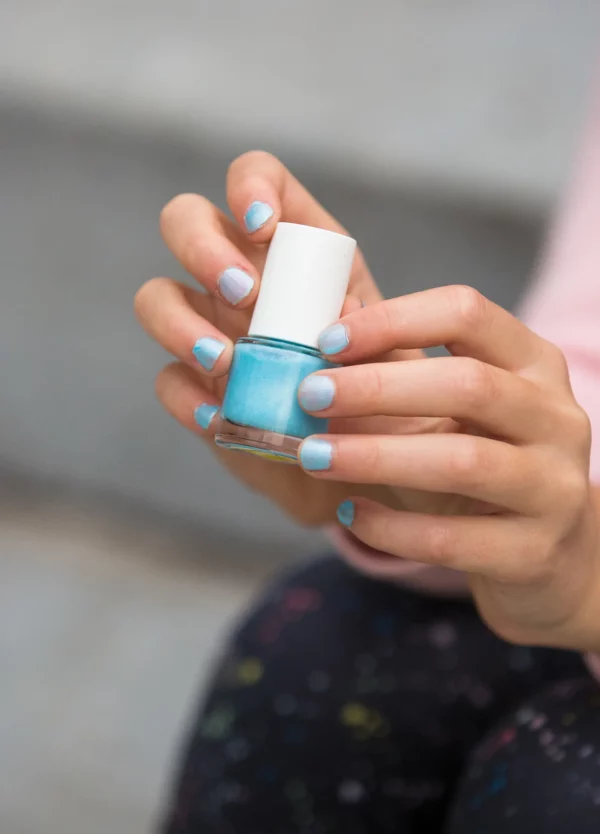 vernis bleu givré pour enfant