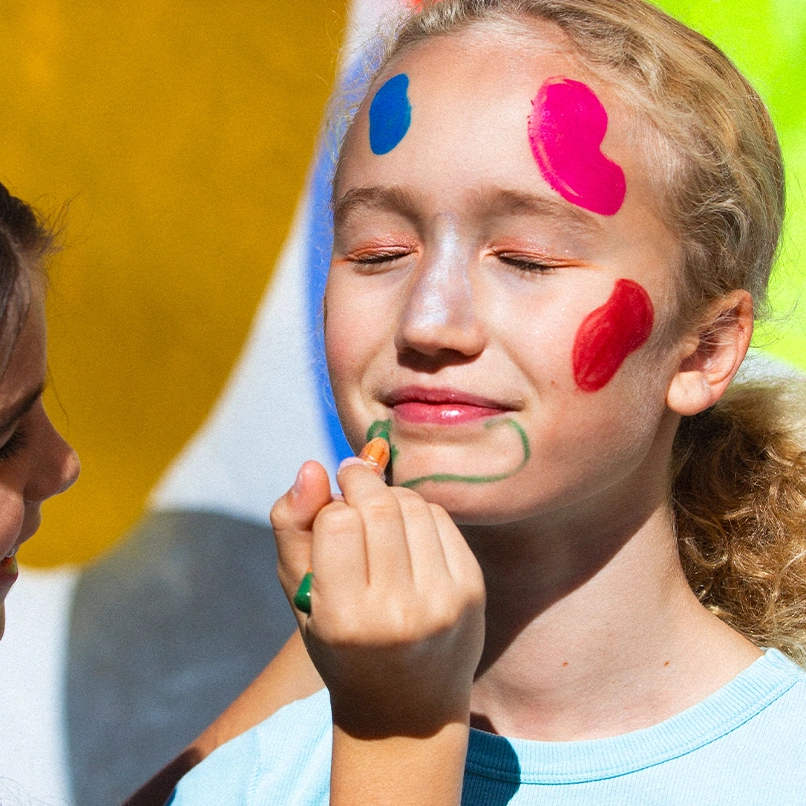 filles en train de se maquiller