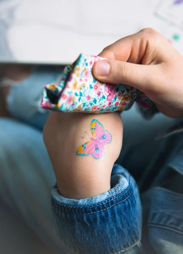 tatouages enfant papillon
