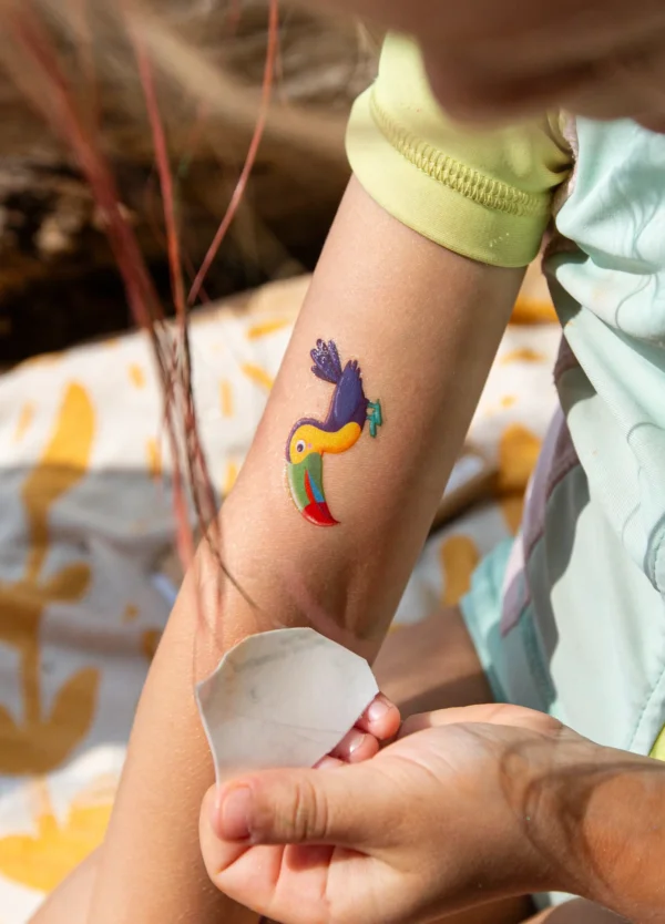 tatouage enfant toucan