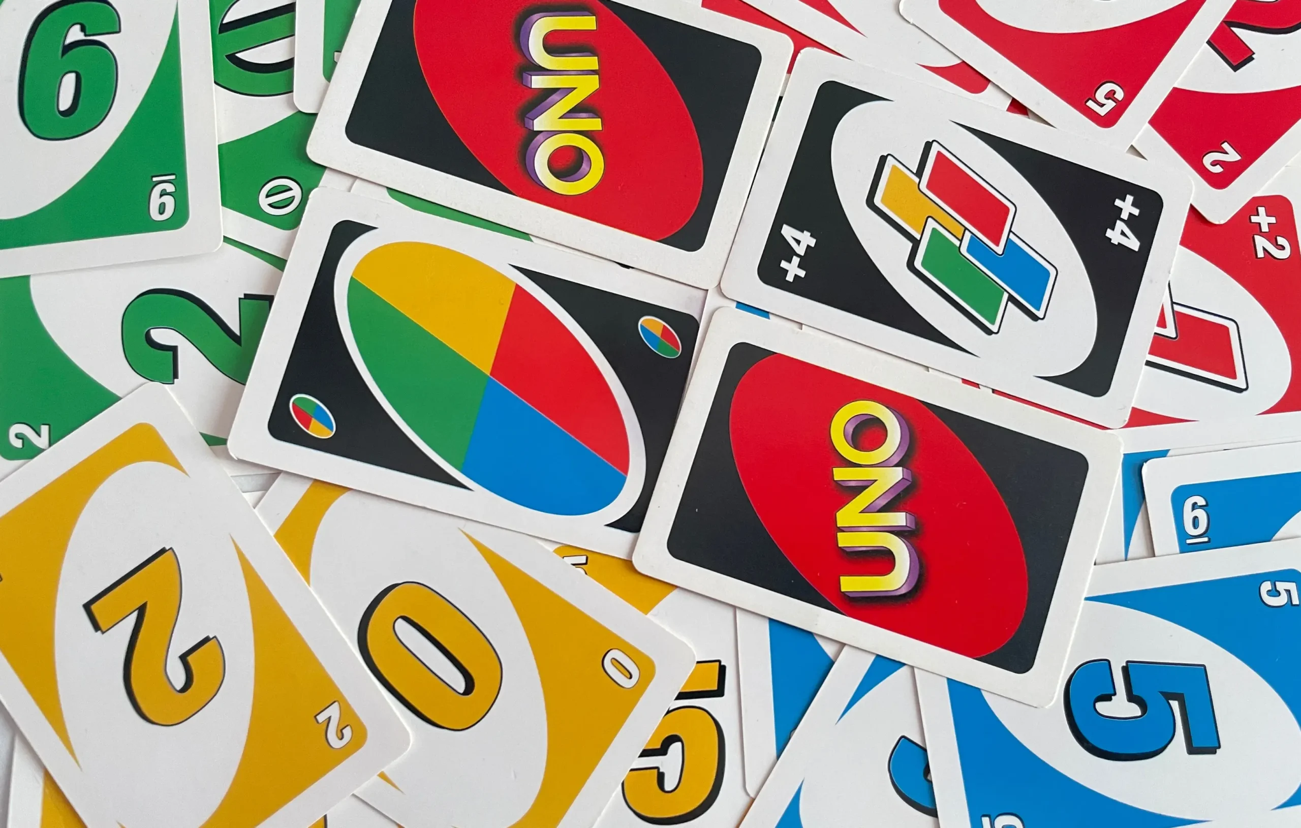 jeu de soci&eacute;t&eacute; uno
